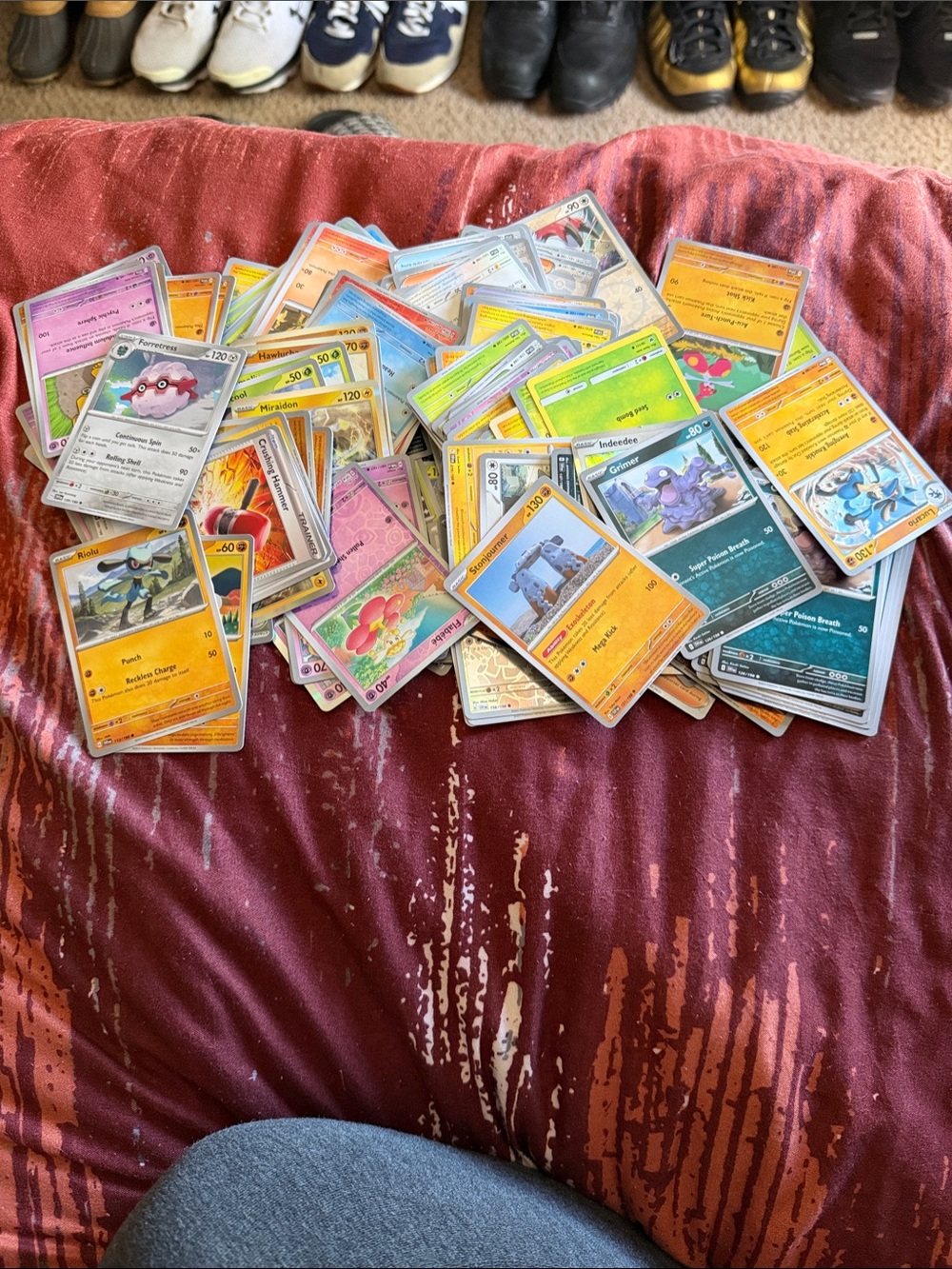 Pokémon Trading Card Bundle - Mixed Color Assortment